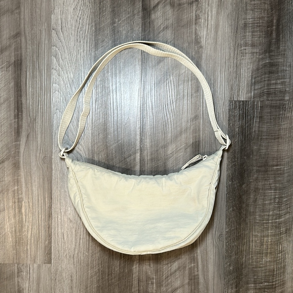 Uniqlo Small Nylon Cream Shoulder Bag - Picture 2 of 7